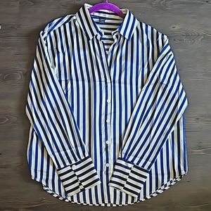 Woman's S collared button down